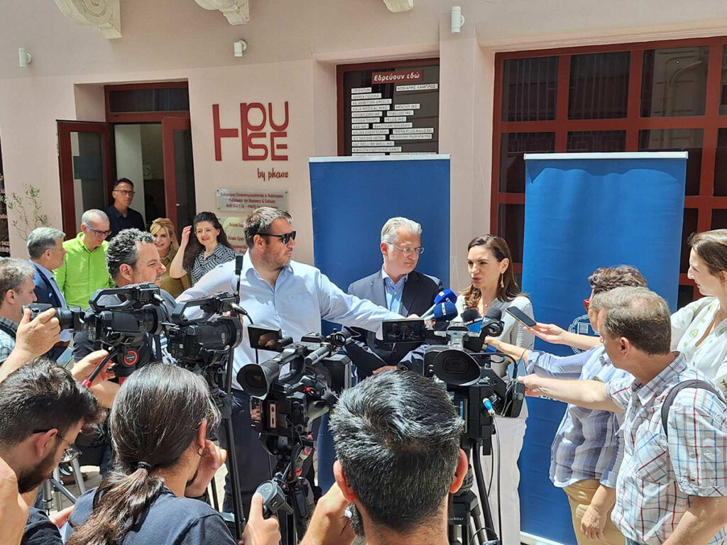 Μνημόνιο Συνεργασίας για τη σύσταση και λειτουργία Οργανισμού Διαχείρισης και Προώθησης Προορισμού (DMMO) υπέγραψαν η Υπουργός Τουρισμού και ο Περιφερειάρχης Πελοποννήσου