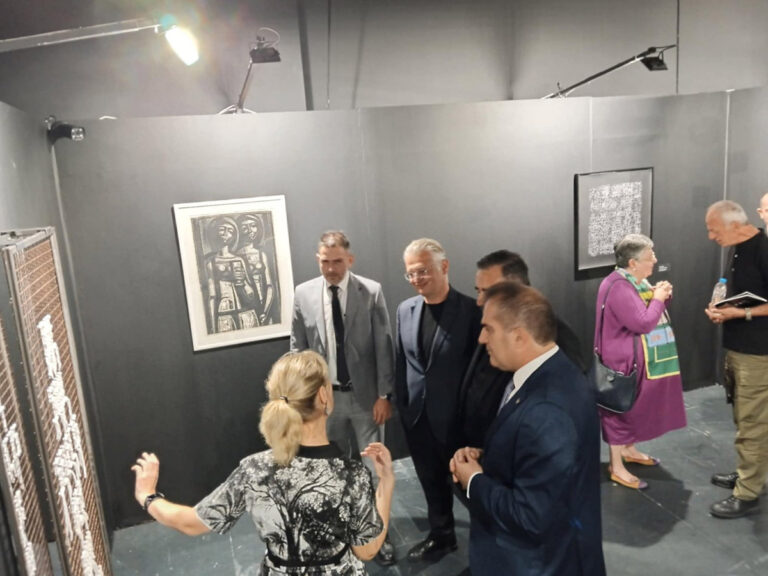 Εγκαίνια εικαστικής έκθεσης «Μαύρο – Άσπρο»