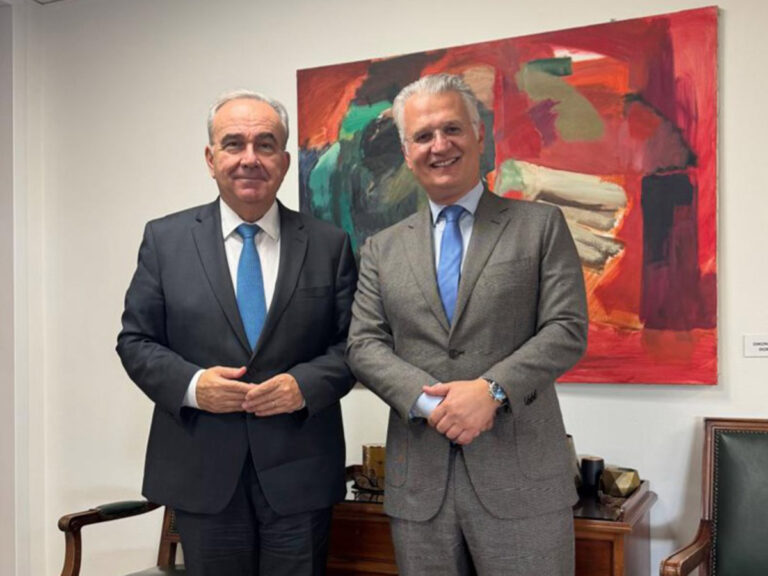 Συνάντηση του Περιφερειάρχη Δημήτρη Πτωχού με τον Αναπληρωτή Υπουργό Εθνικής Οικονομίας και Οικονομικών Νίκο Παπαθανάση