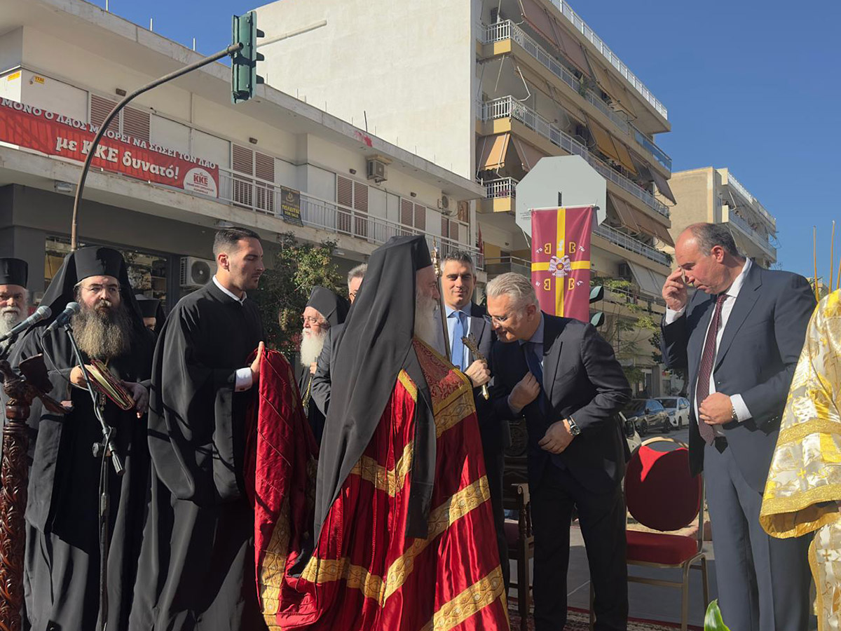 Με κάθε λαμπρότητα υποδέχθηκε το νέο της Μητροπολίτη κ. Παύλο η Κόρινθος – Δημήτρης Πτωχός: «Σεβασμιώτατε, “Διαβάς εις Κορινθίαν” ευλόγησε, ποίμανε και οδήγησε τον λαό της Κορινθίας επί έτη πολλά»