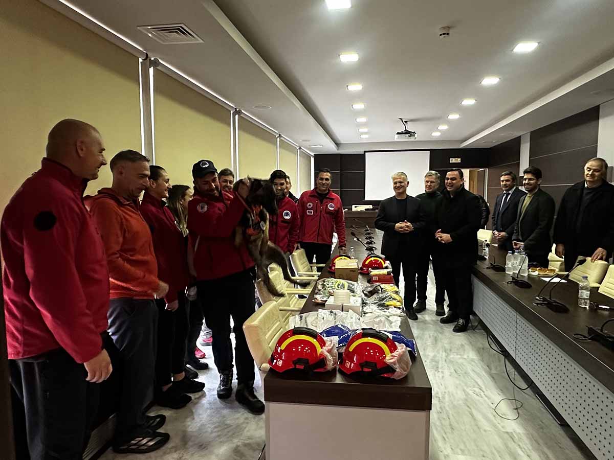 Στεκόμαστε δίπλα στους εθελοντές, με ευθύνη και συνέπεια