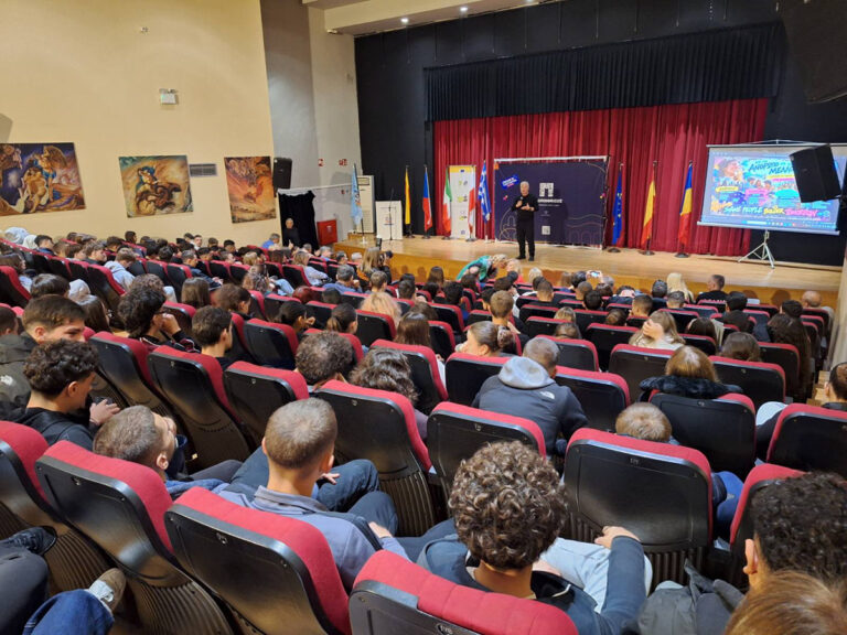 ErasmusDays Festival 2026 στην Κόρινθο | Δημήτρης Πτωχός προς τους νέους: «Αφήστε τα όνειρά σας να ξεπεράσουν τους φόβους σας»